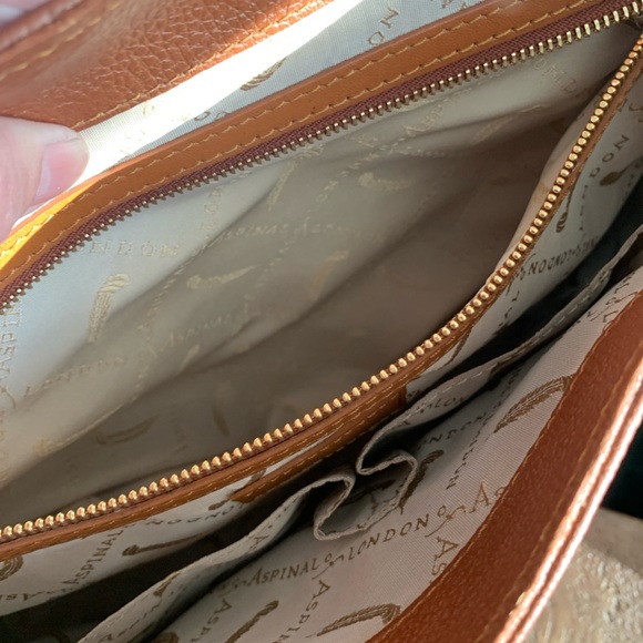 NWOT Vintage 2 tone Aspinal of London Mollie Satchel. - Picture 10 of 15